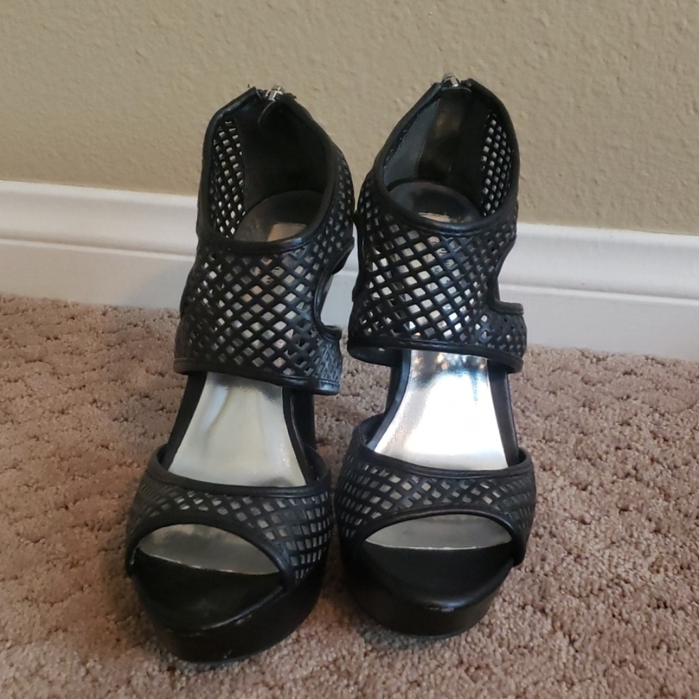 Vera Wang _ Simply Vera High Heels _ Size 7